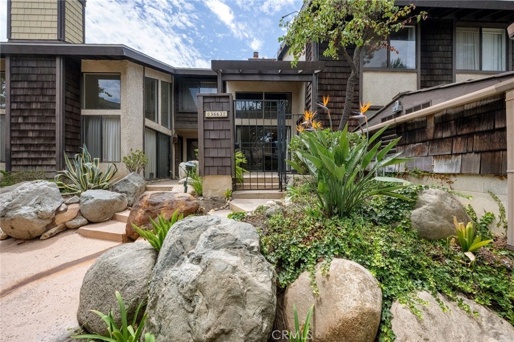 3663 Country Club Drive