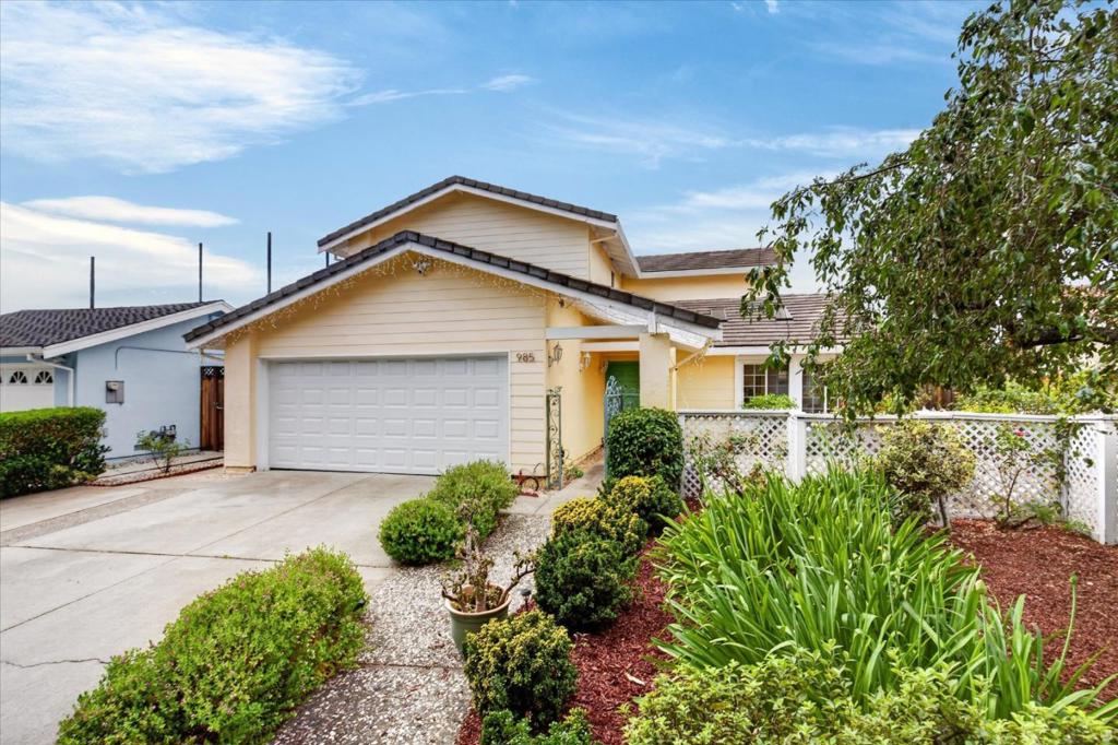 985 Summerfield Drive