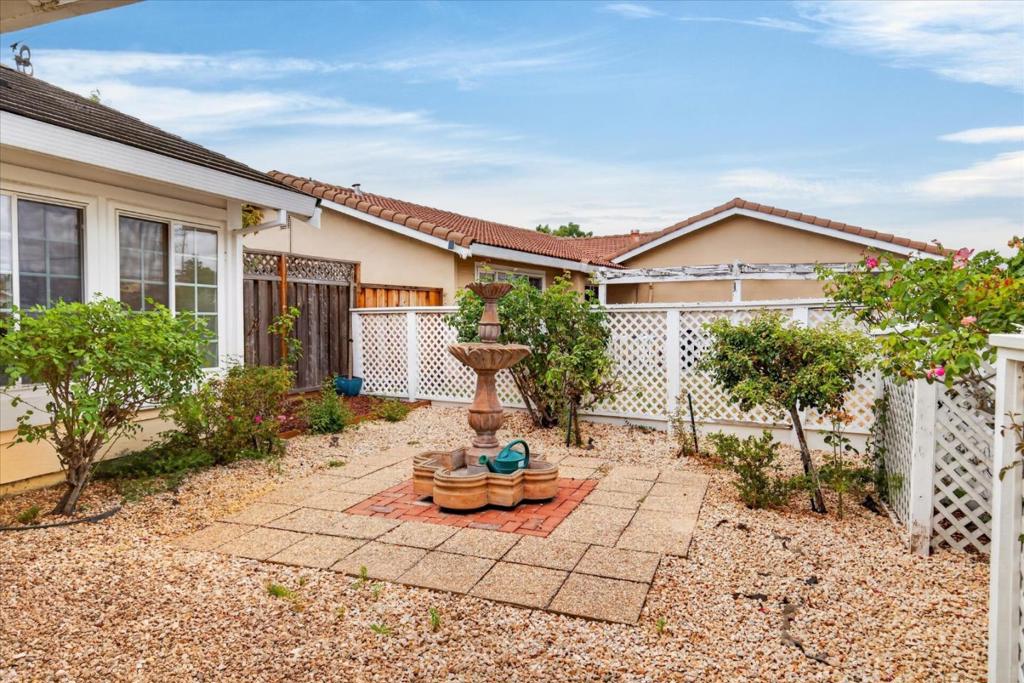 985 Summerfield Drive