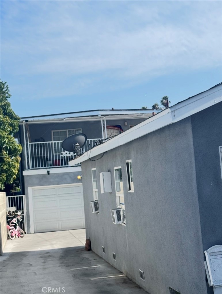 4132 W 105th