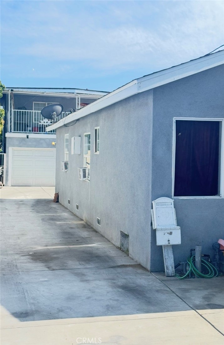 4132 W 105th