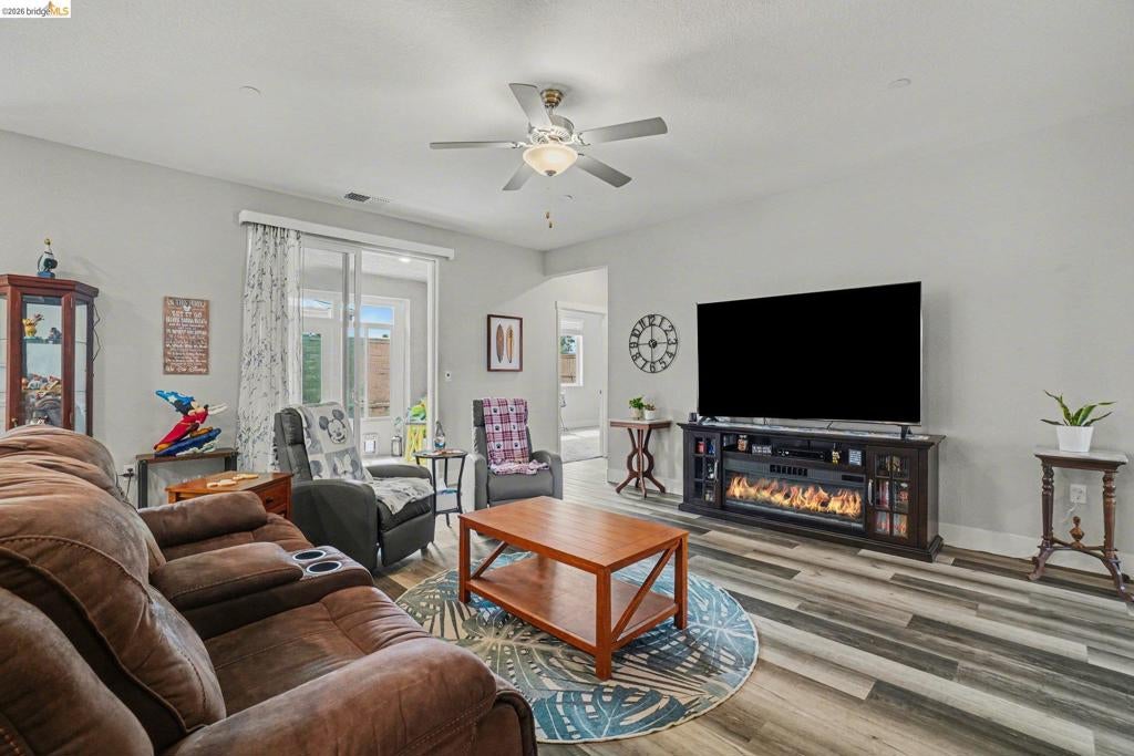 4585 Prairie Path