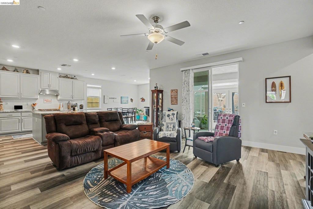 4585 Prairie Path