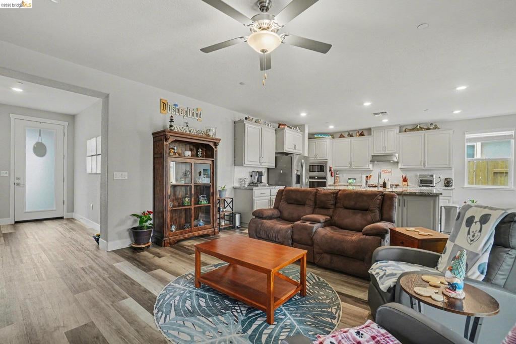 4585 Prairie Path
