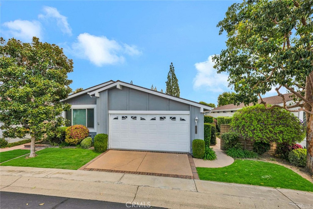 2505 Forest Lake