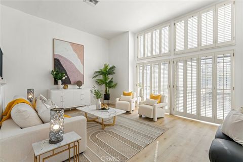 Photo of 925 W College St, Los Angeles, CA 90012 (MLS # CV25245053) Photo of 925 W College St, Los Angeles, CA 90012 (MLS # CV25245053)