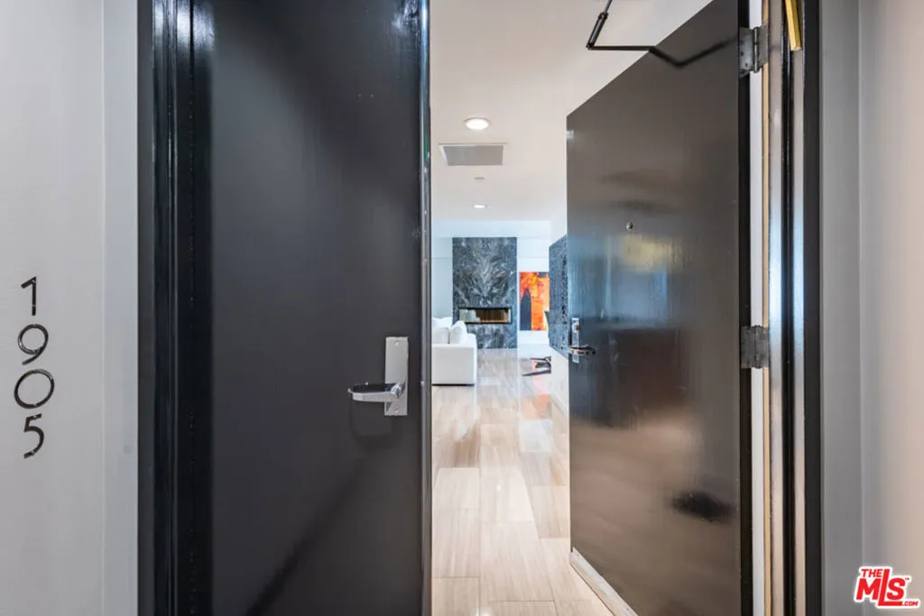 Los Angeles, California 90024, United States, 2 Bedrooms Bedrooms, ,2 BathroomsBathrooms,Residential,Active,135918