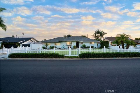 Photo of 18672 Spaulding Ave, Santa Ana, CA 92705 (MLS # OC25254229)