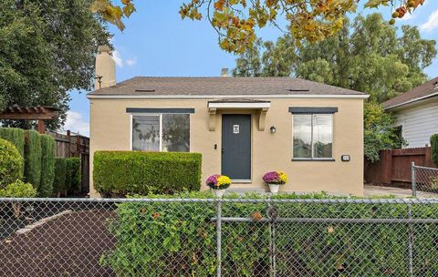 Photo of 320 N 11th Street, San Jose, CA 95112 (MLS # ML82027923)