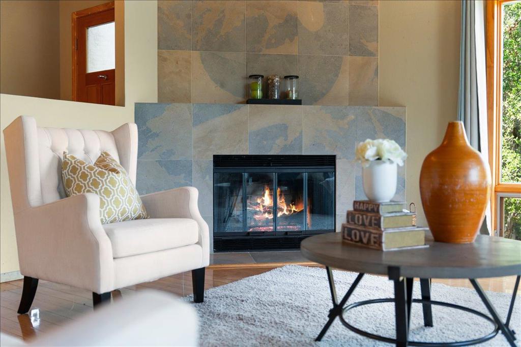 22213 Quinterno Court