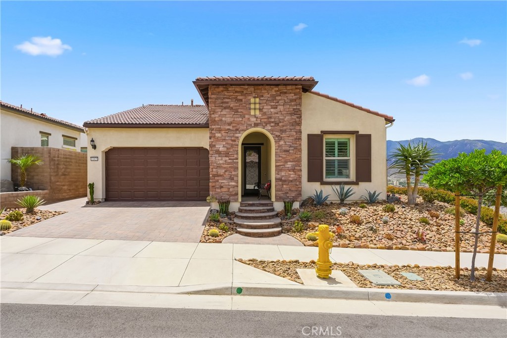 11829 Wandering Way