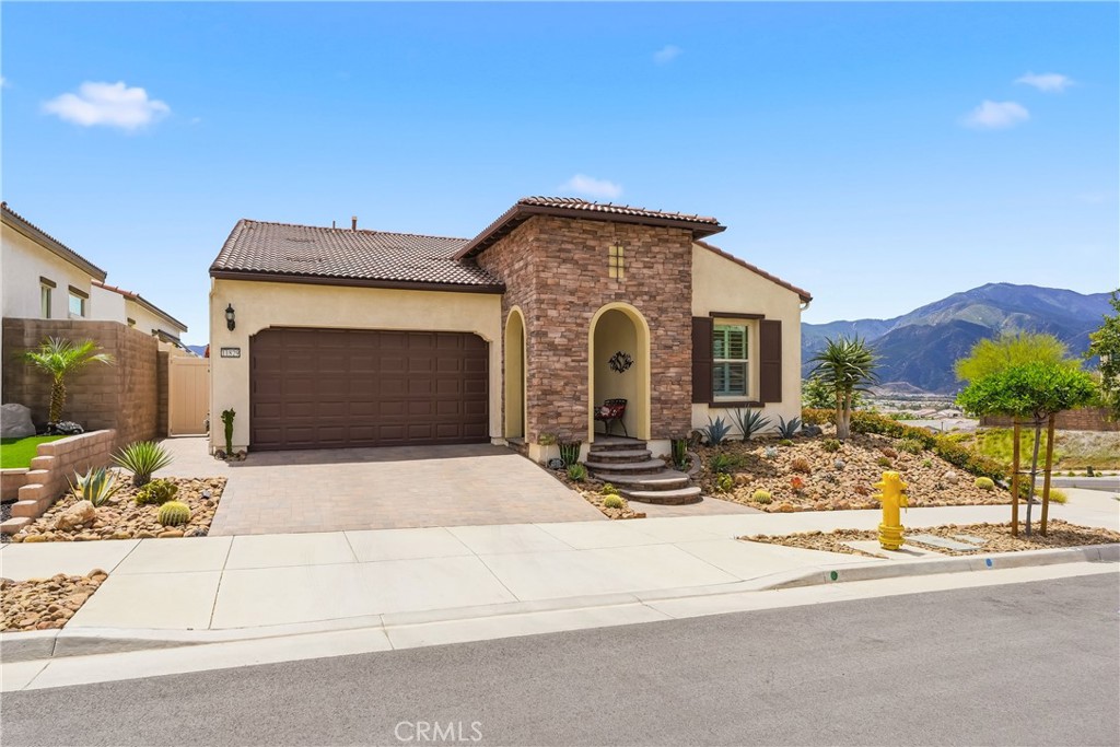 11829 Wandering Way