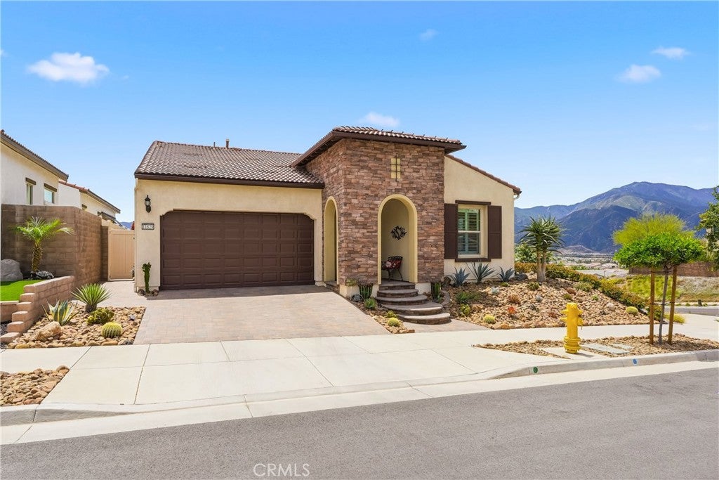 Photo of 11829 Wandering Way, Corona, CA 92883 (MLS # IV26117170)