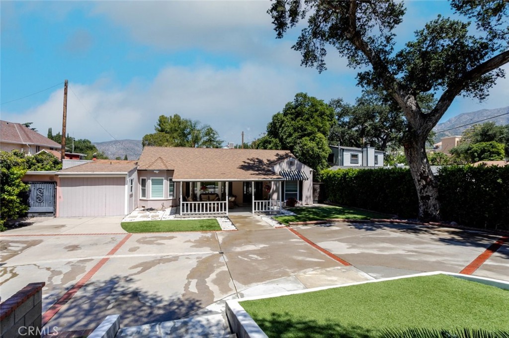 7284 Saint Estaban Street