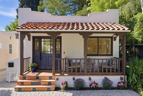 Photo of 1157 Lincoln Avenue, Palo Alto, CA 94301 (MLS # ML82046162)