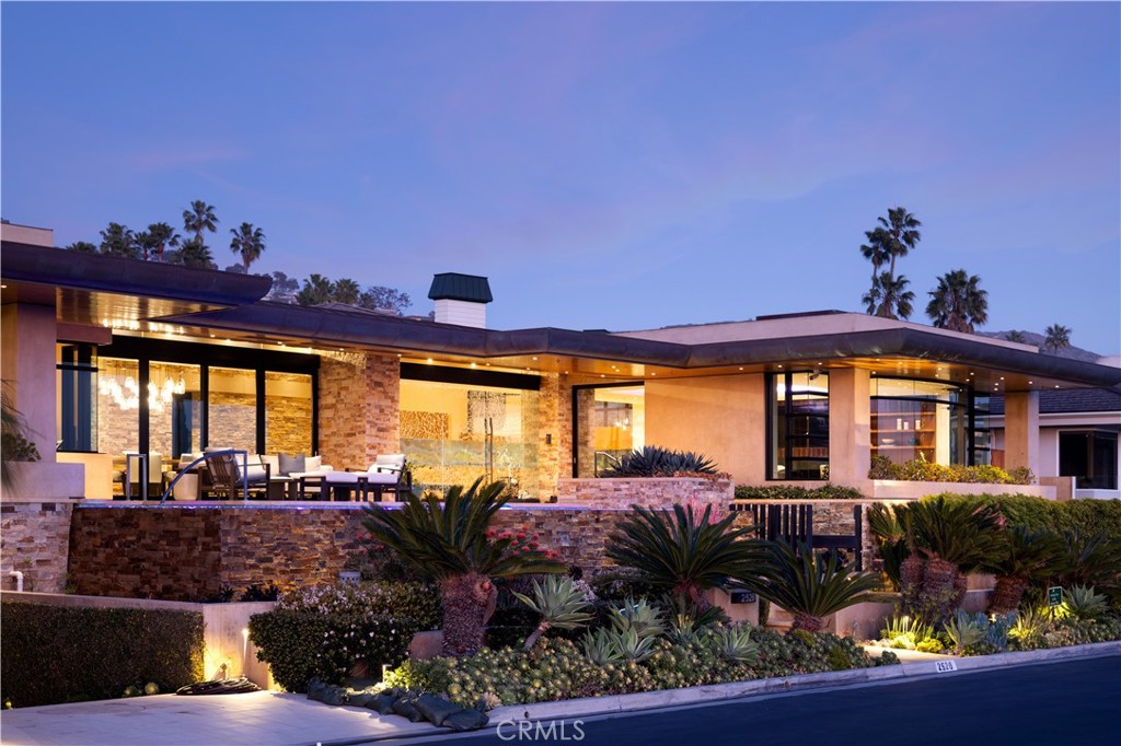 2526 Riviera Drive