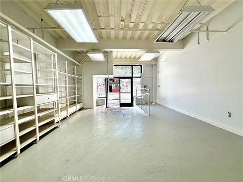 Photo of 111 W 7th St #R4, Los Angeles, CA 90014 (MLS # SR25258249)