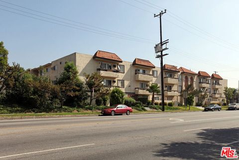 Photo of 18101 Roscoe Boulevard #305, Northridge, CA 91325 (MLS # 26655153)