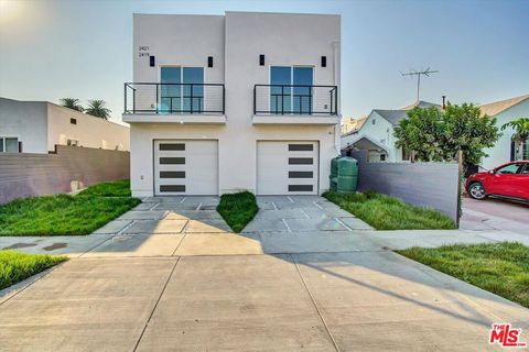 Photo of 2419 S Cochran Avenue, Los Angeles, CA 90016 (MLS # 25579331)