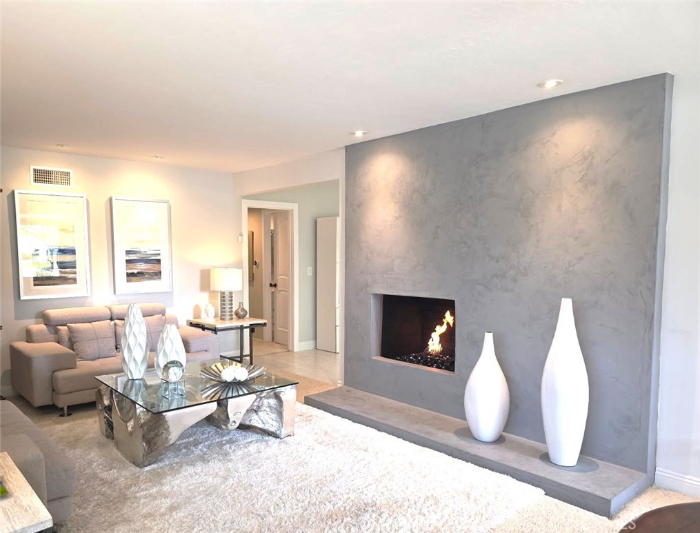 Costa Mesa, California, 92626, United States, 3 Bedrooms Bedrooms, ,2 BathroomsBathrooms,Residential,Active,2019486