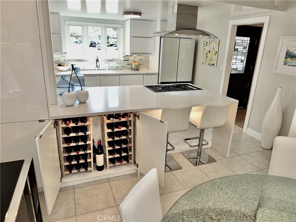 Costa Mesa, California, 92626, United States, 3 Bedrooms Bedrooms, ,2 BathroomsBathrooms,Residential,Active,2019486