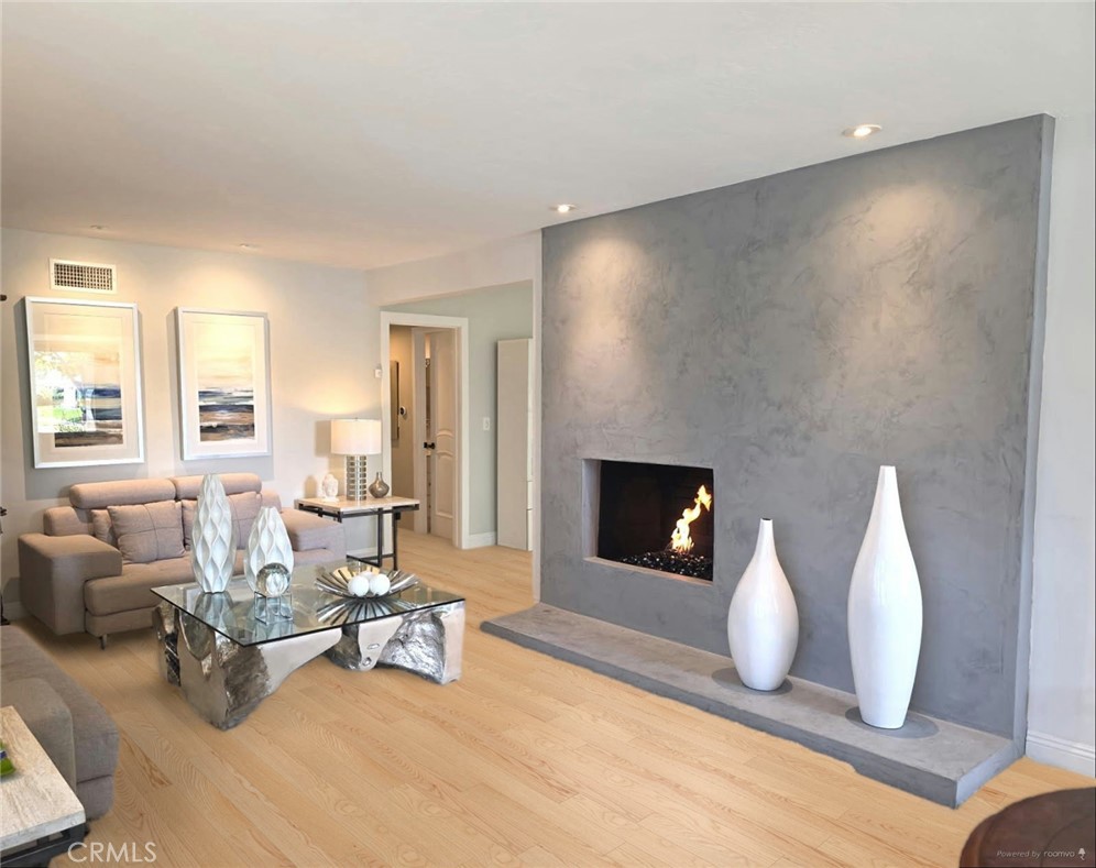 Costa Mesa, California, 92626, United States, 3 Bedrooms Bedrooms, ,2 BathroomsBathrooms,Residential,Active,2019486