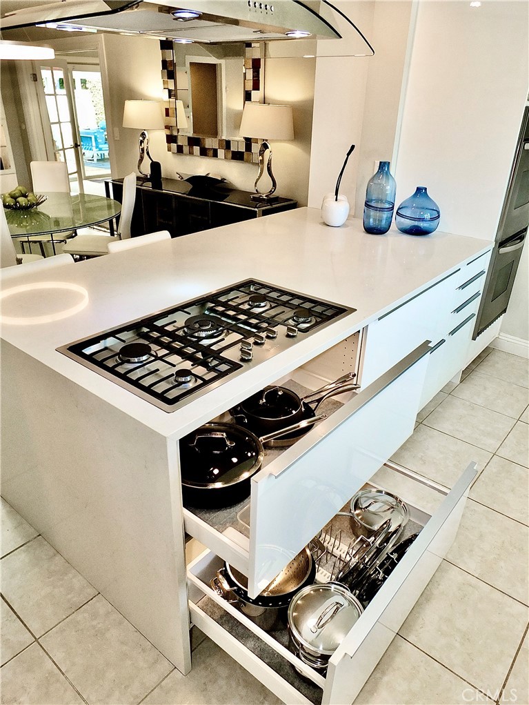 Costa Mesa, California, 92626, United States, 3 Bedrooms Bedrooms, ,2 BathroomsBathrooms,Residential,Active,2019486
