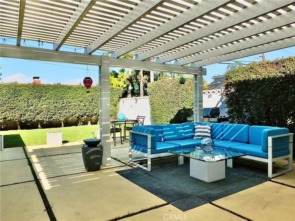Costa Mesa, California, 92626, United States, 3 Bedrooms Bedrooms, ,2 BathroomsBathrooms,Residential,Active,2019486