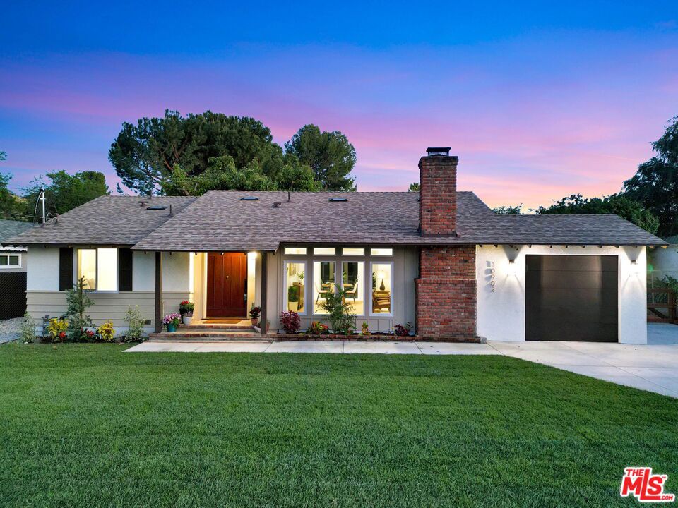 10902 Art Street
