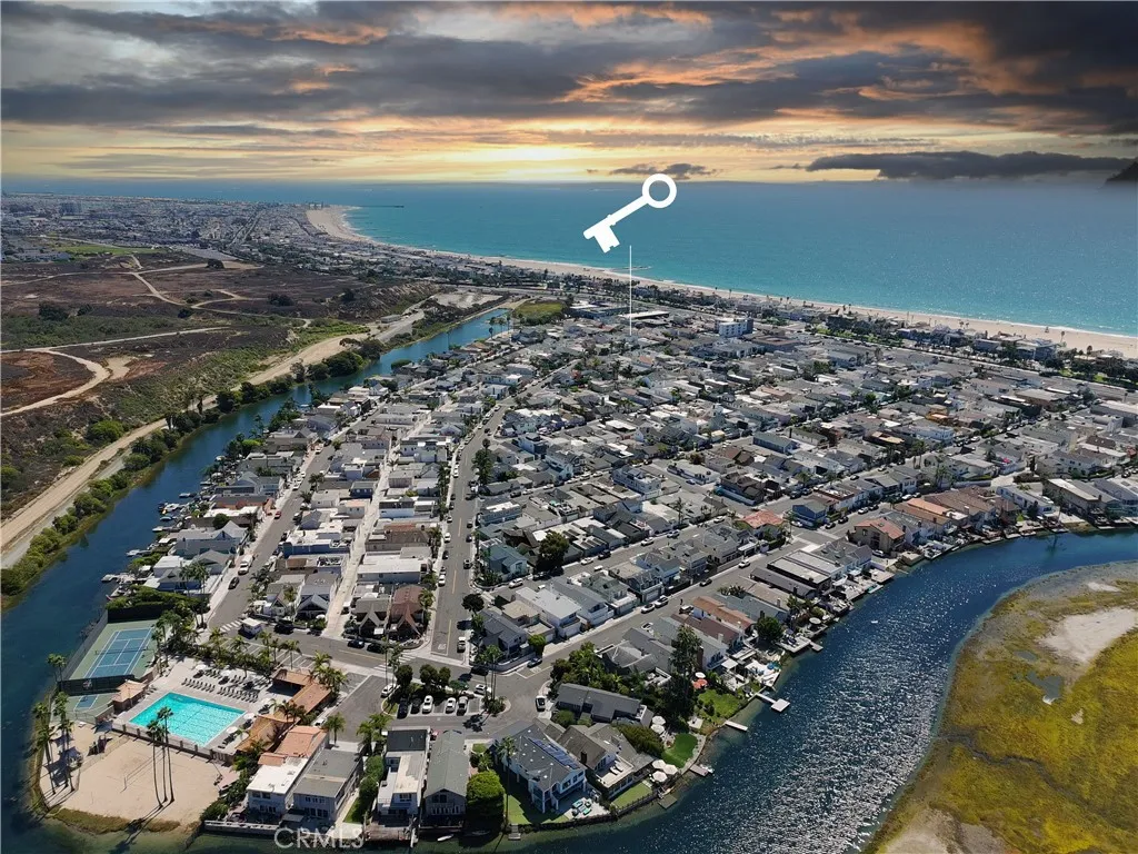 Newport Beach, California 92663, United States, 4 Bedrooms Bedrooms, ,3 BathroomsBathrooms,Residential,Active,207965