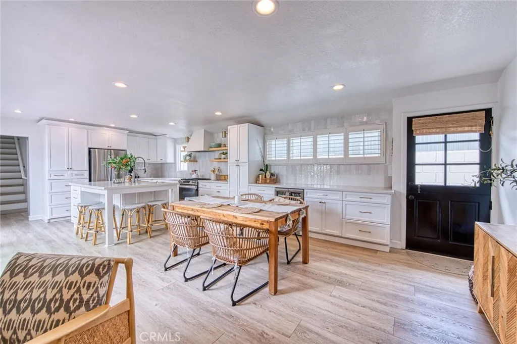 Newport Beach, California 92663, United States, 4 Bedrooms Bedrooms, ,3 BathroomsBathrooms,Residential,Active,207965