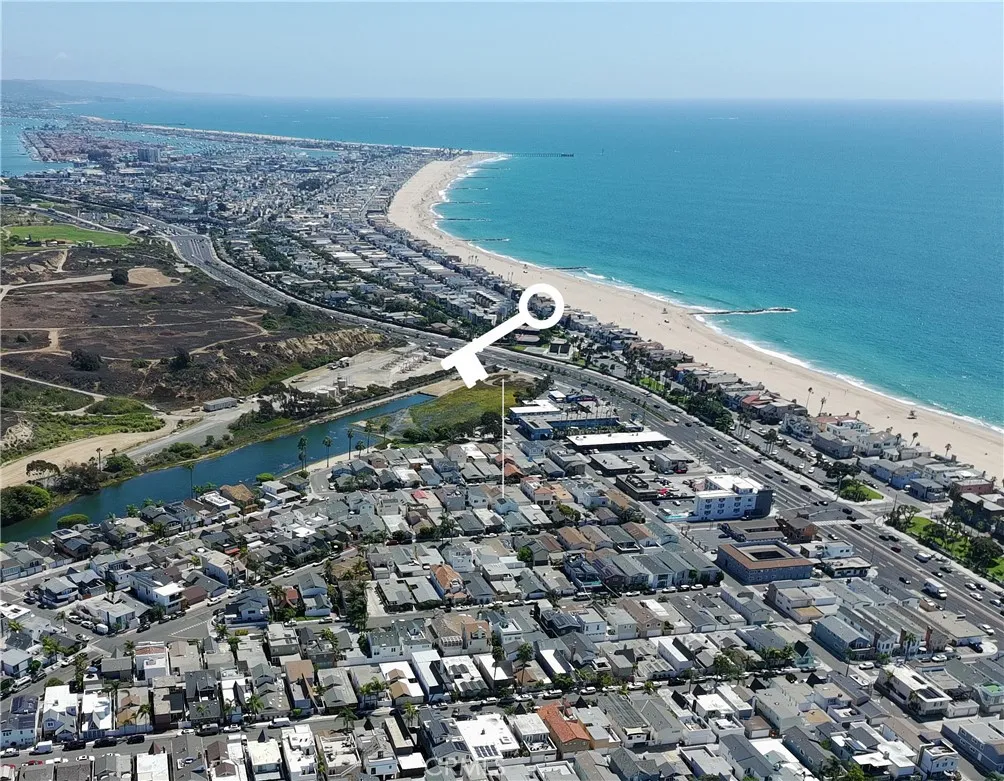 Newport Beach, California 92663, United States, 4 Bedrooms Bedrooms, ,3 BathroomsBathrooms,Residential,Active,207965