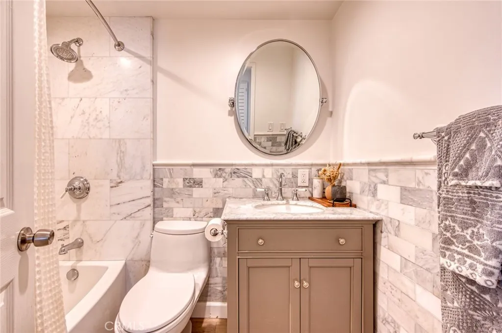 Newport Beach, California 92663, United States, 4 Bedrooms Bedrooms, ,3 BathroomsBathrooms,Residential,Active,207965