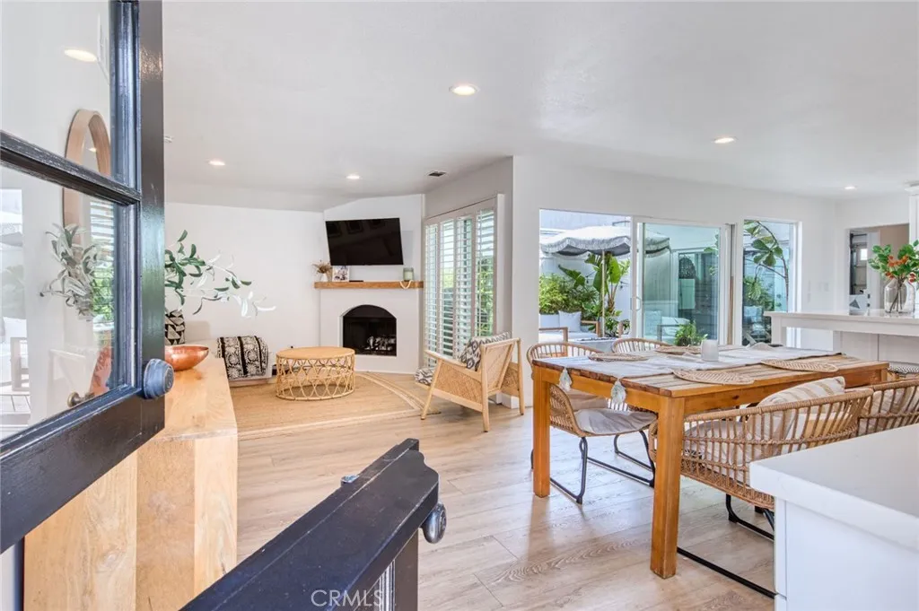 Newport Beach, California 92663, United States, 4 Bedrooms Bedrooms, ,3 BathroomsBathrooms,Residential,Active,207965