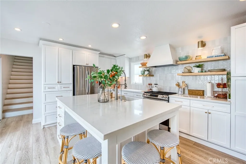 Newport Beach, California 92663, United States, 4 Bedrooms Bedrooms, ,3 BathroomsBathrooms,Residential,Active,207965