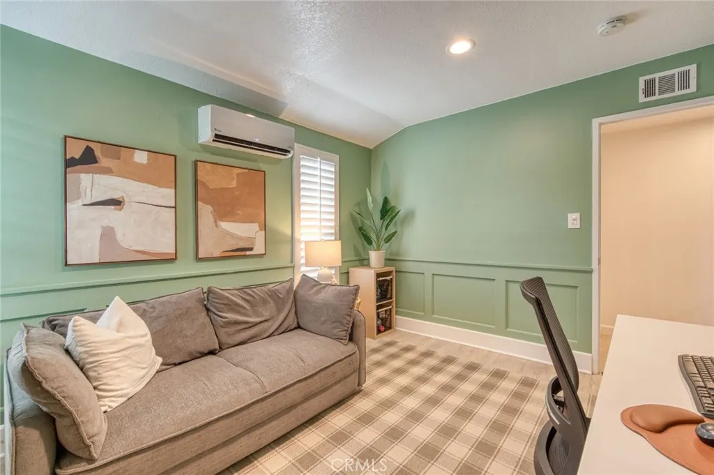 Newport Beach, California 92663, United States, 4 Bedrooms Bedrooms, ,3 BathroomsBathrooms,Residential,Active,207965