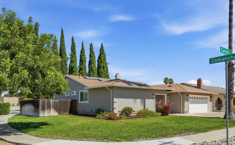 Photo of 575 Canton Drive, San Jose, CA 95123 (MLS # ML82060823)