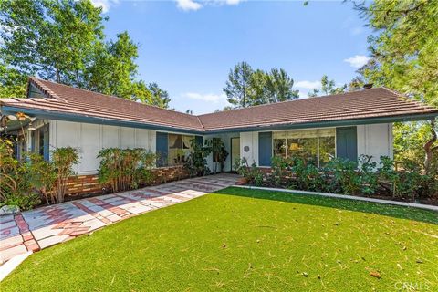 Photo of 25175 Kalmia Avenue, Moreno Valley, CA 92557 (MLS # IV25241413) Photo of 25175 Kalmia Avenue, Moreno Valley, CA 92557 (MLS # IV25241413)