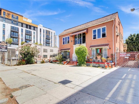 Photo of 3830 S Figueroa Street, Los Angeles, CA 90037 (MLS # PW26162882)