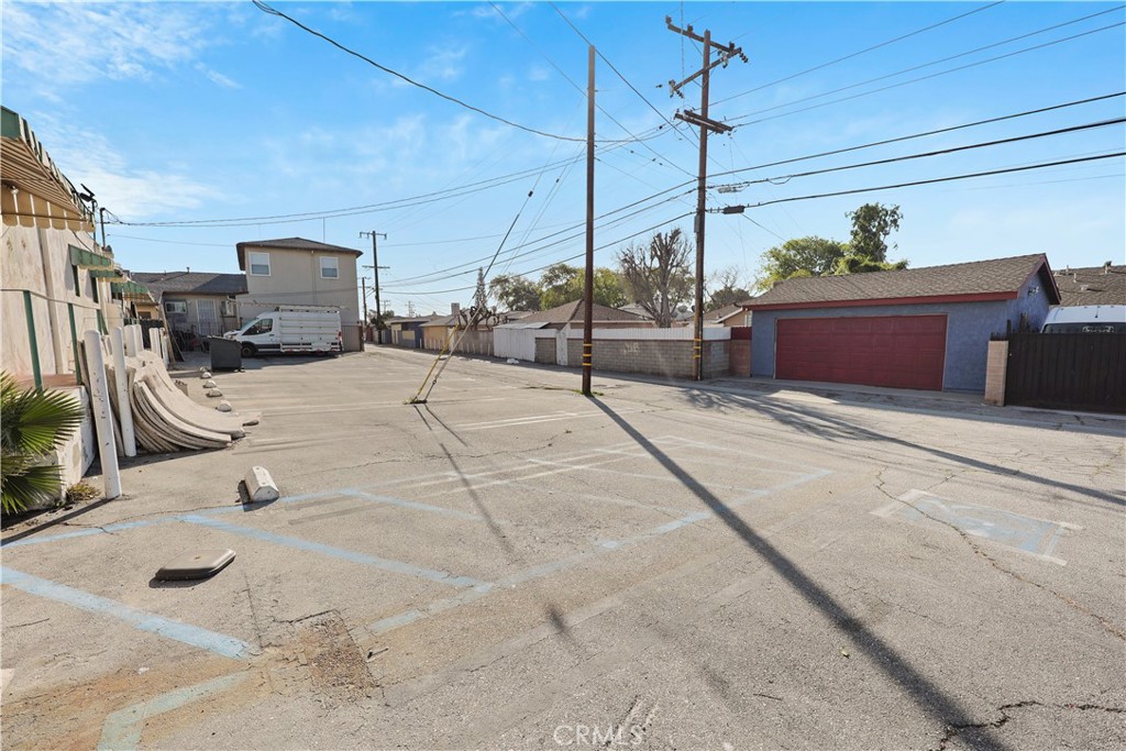 2435 W Beverly Boulevard