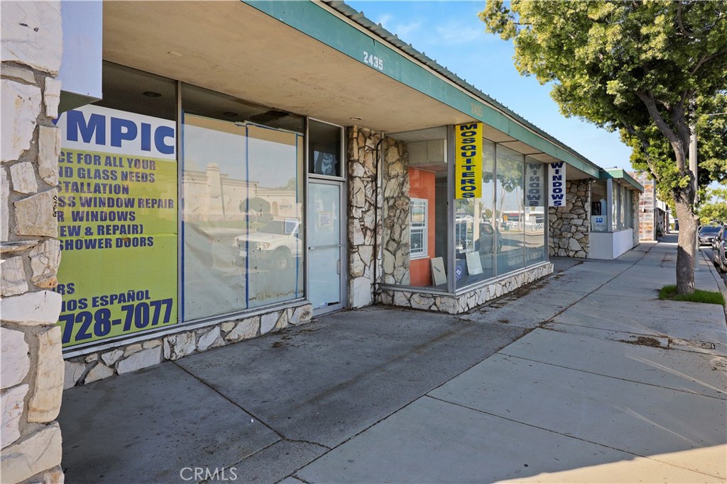 2435 W Beverly Boulevard