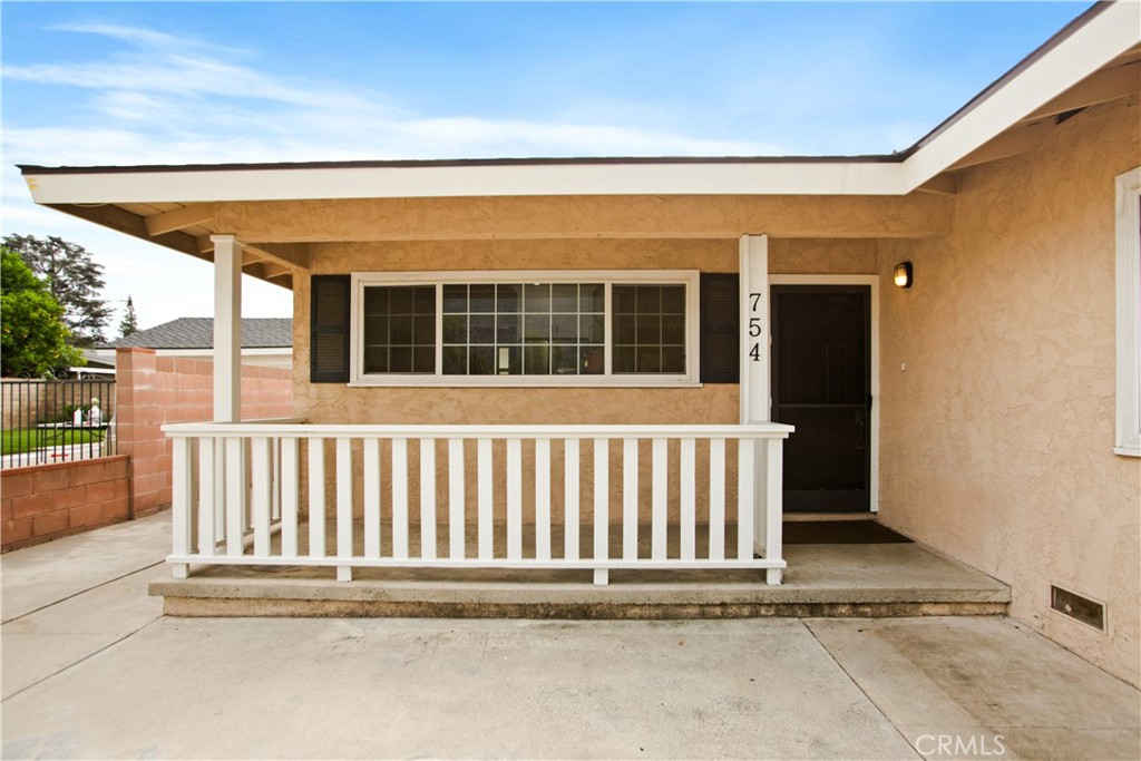 754 W Dalton
