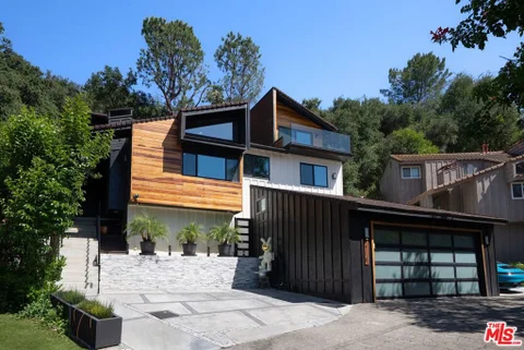MLS: 26867895