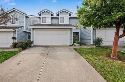Photo of 169 Heron Drive, Pittsburg, CA 94565 (MLS # ML82036905)