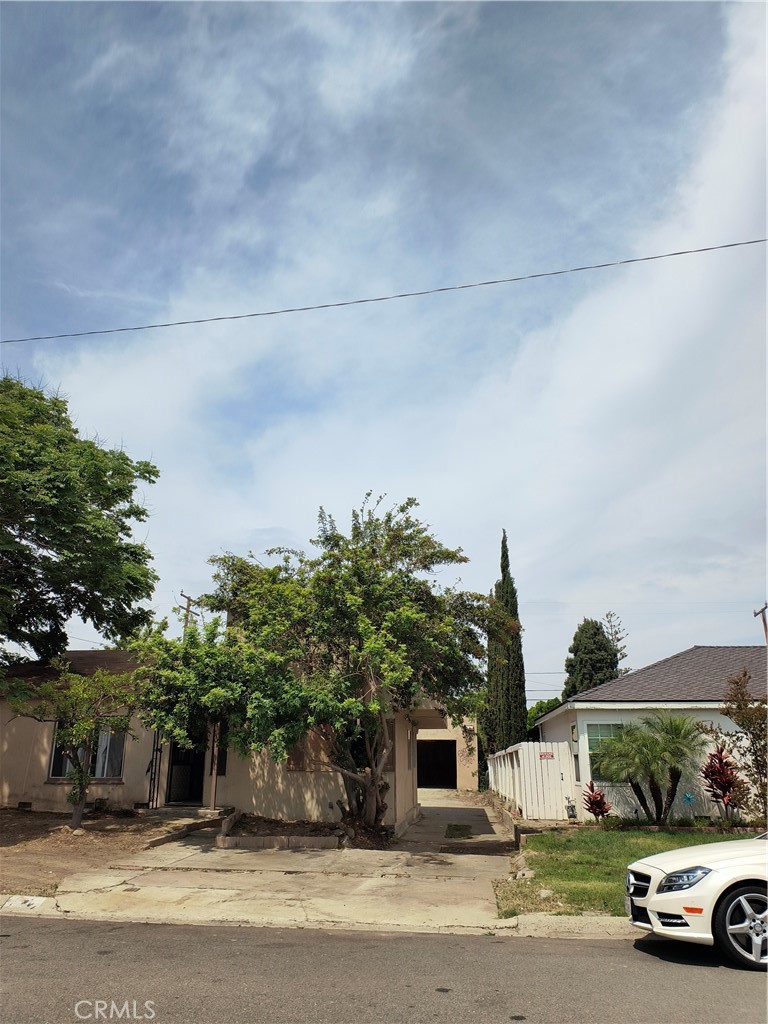 931 N Alamo Street