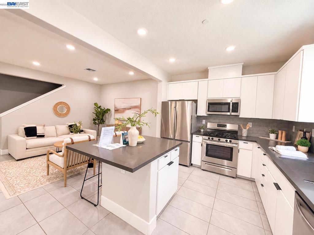 3141 Bluebird court