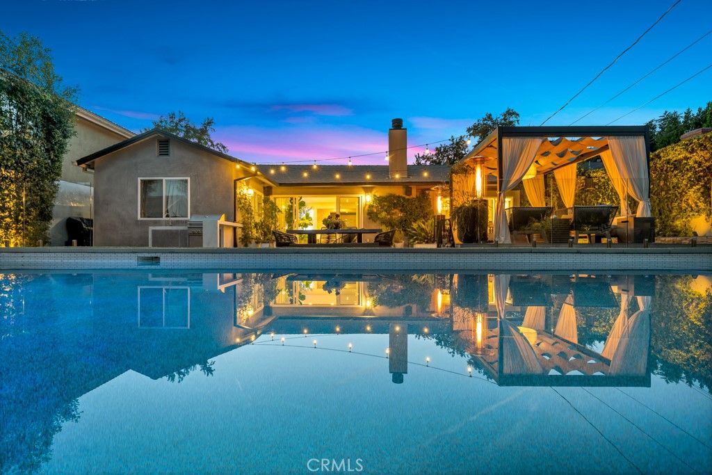 Photo of 4716 Tyrone Avenue, Sherman Oaks, CA 91423 (MLS # SR25259297)