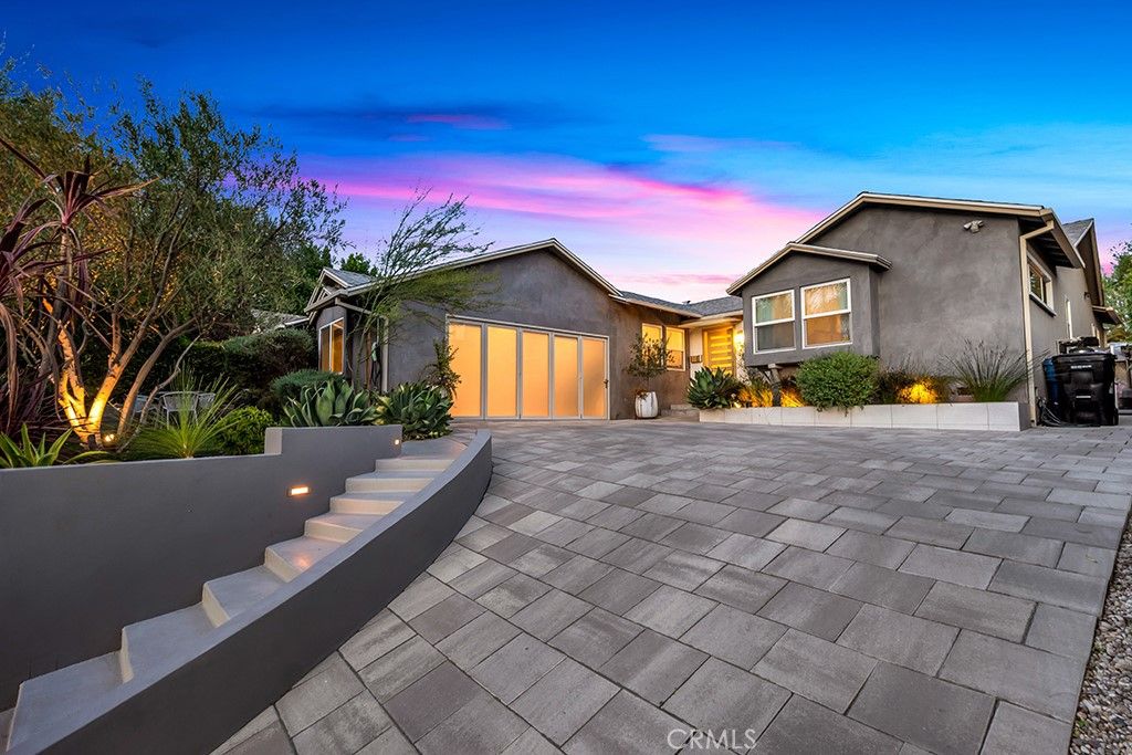 Photo of 4716 Tyrone Avenue, Sherman Oaks, CA 91423 (MLS # SR25259297)