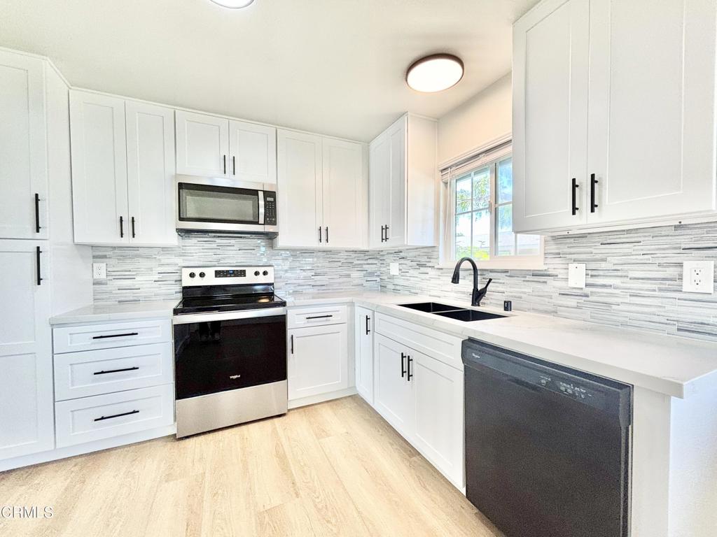 203 E Elfin Green