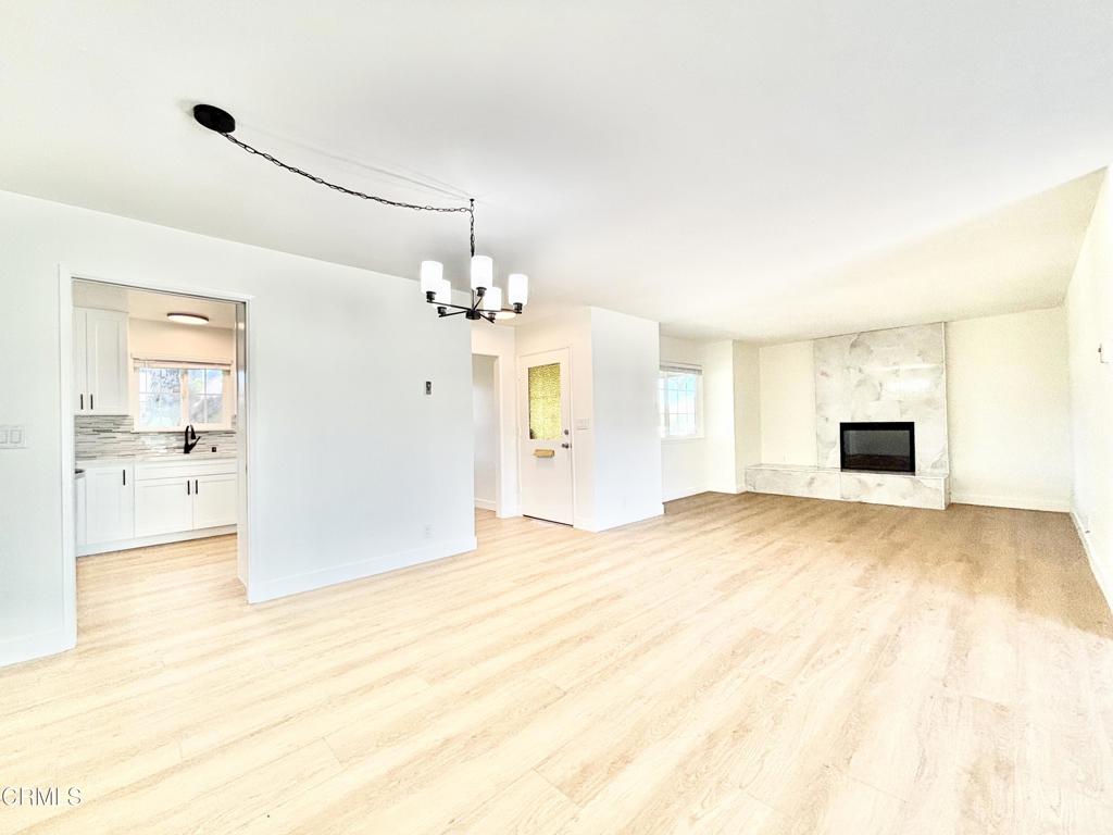203 E Elfin Green
